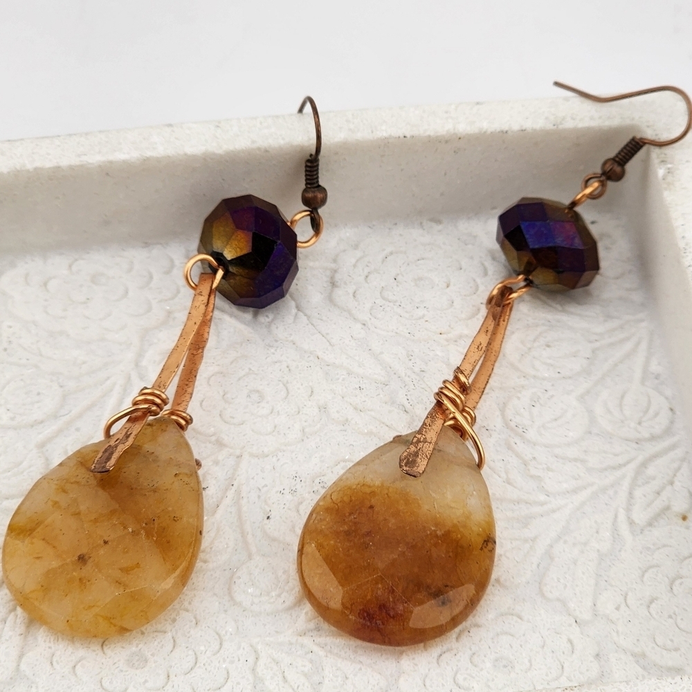 CARNELIAN, CRYSTALS AND COPPER METALS DANGLING EARRINGS - Picture 2 of 11